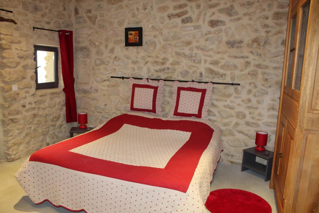 Bed and Breakfast Les Logis De Paban Crestet Exterior foto