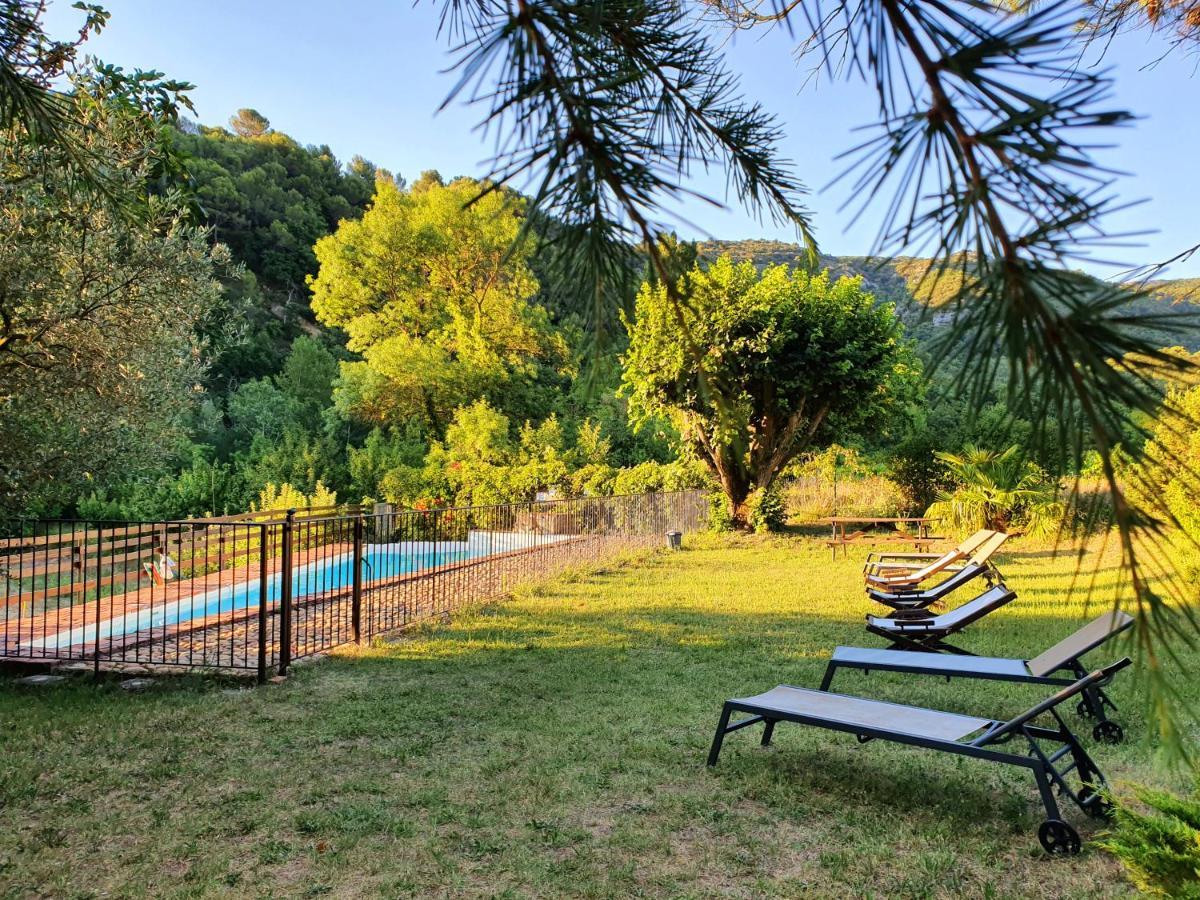 Bed and Breakfast Les Logis De Paban Crestet Exterior foto